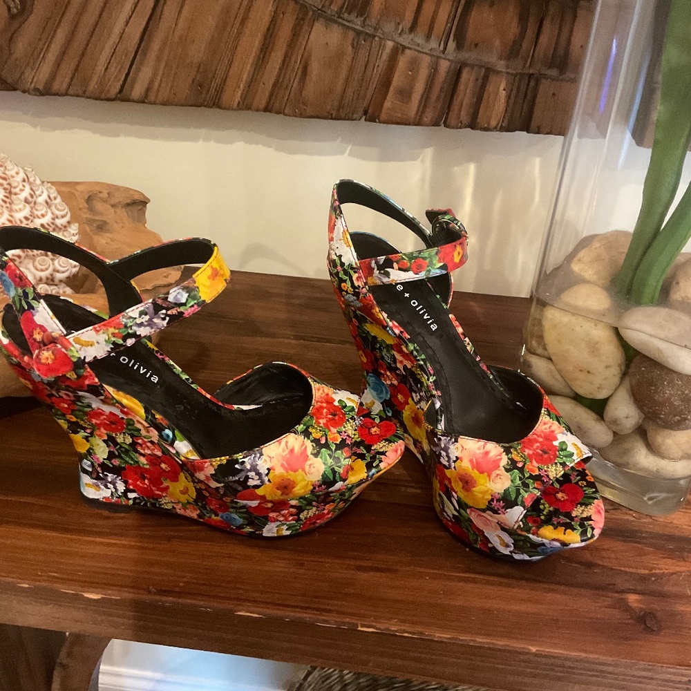 Alice + Olivia Leather Floral Print Wedges Size 36 1/2